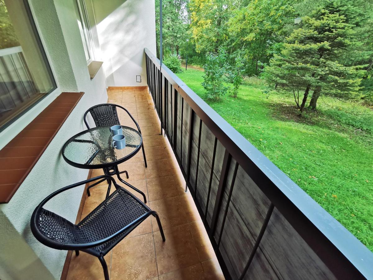 Apartament Z Widokiem Na Park Polanica-Zdrój Exteriör bild
