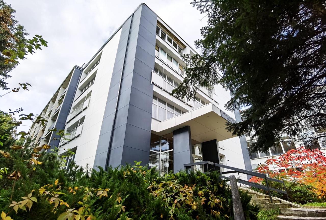 Apartament Z Widokiem Na Park Polanica-Zdrój Exteriör bild