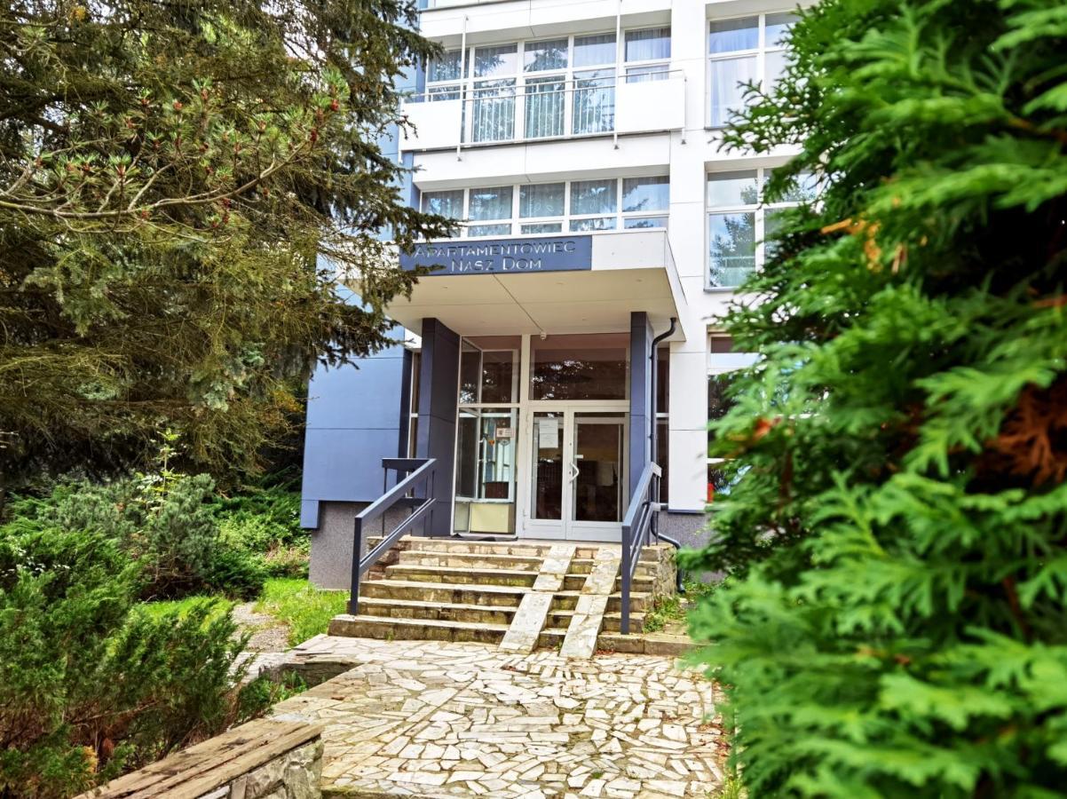 Apartament Z Widokiem Na Park Polanica-Zdrój Exteriör bild