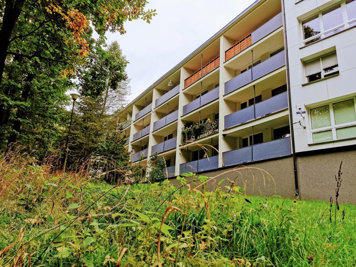 Apartament Z Widokiem Na Park Polanica-Zdrój Exteriör bild