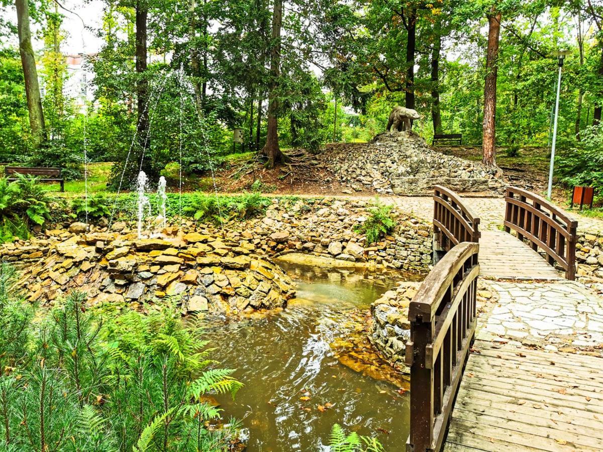 Apartament Z Widokiem Na Park Polanica-Zdrój Exteriör bild
