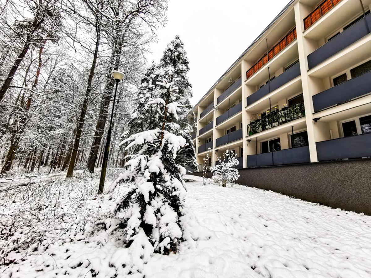 Apartament Z Widokiem Na Park Polanica-Zdrój Exteriör bild